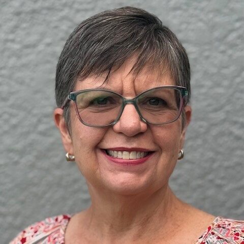 Julie Nieves